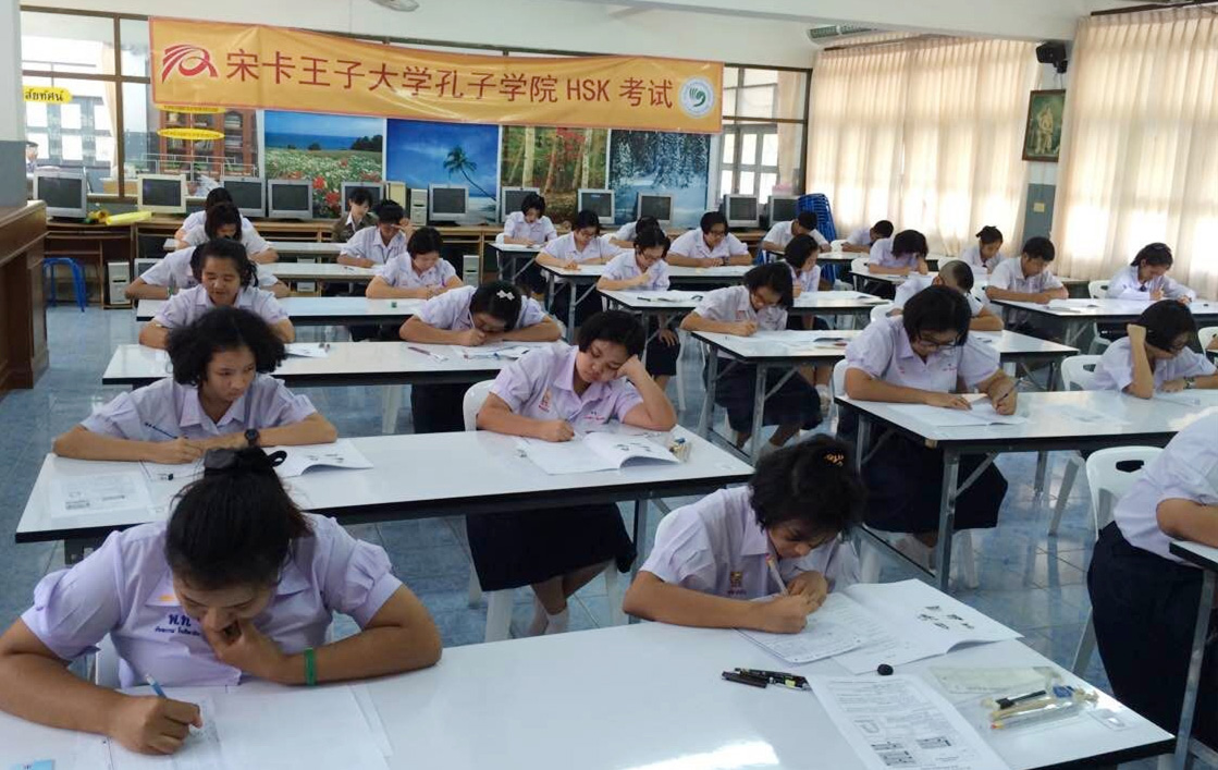 董里分考点考场情况