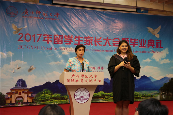 5印度尼西亚籍学生廖美惠母亲发言.jpg