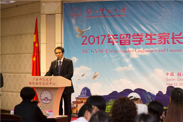 1教师代表廖恩喜老师发言.jpg