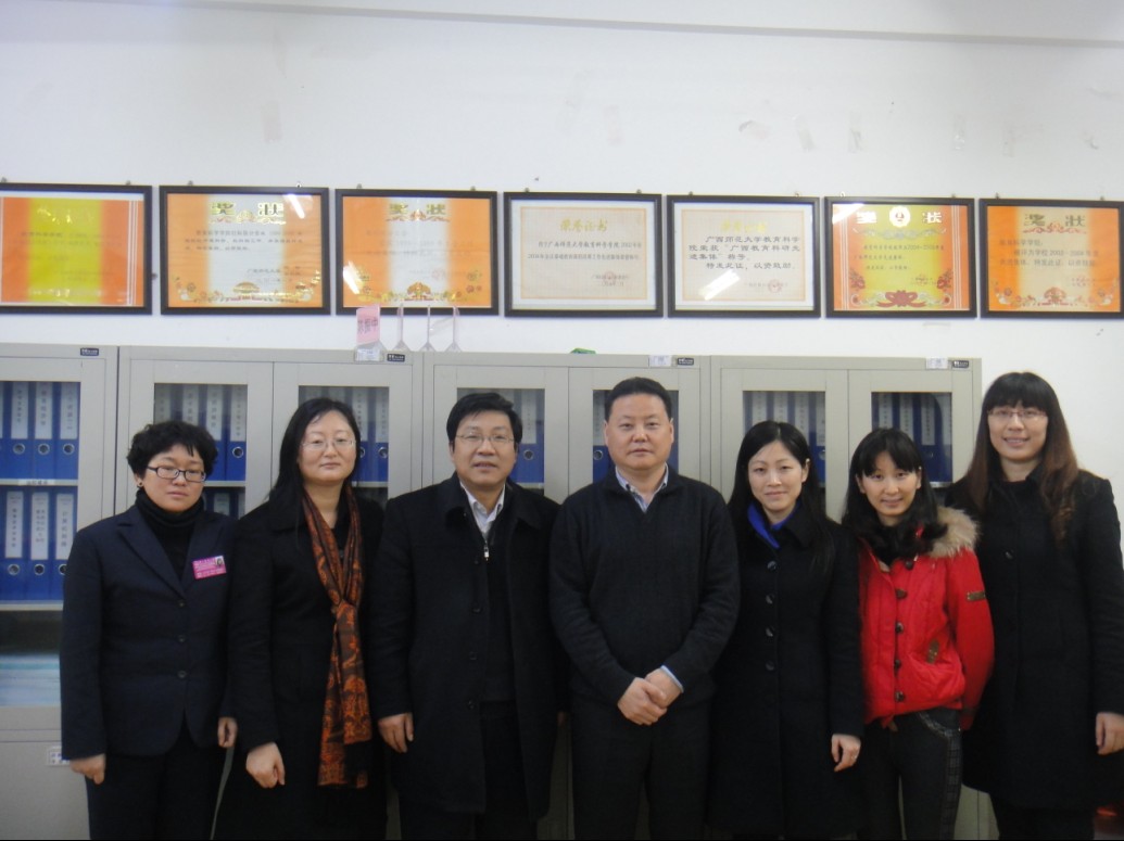 杨锐教授与越南研究团队合影