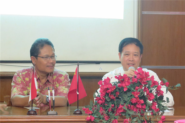 1.广西师范大学文学院党委书记刘立浩讲话.jpg