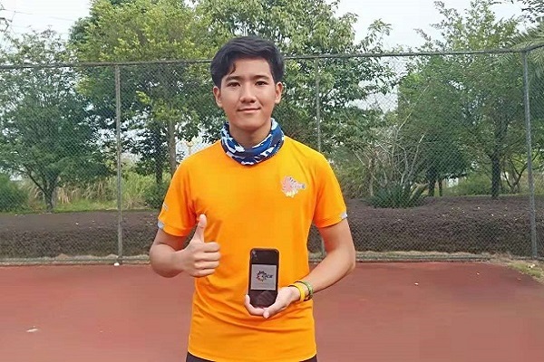 男子五千米选手，17级泰国留学生  彭乐.jpg