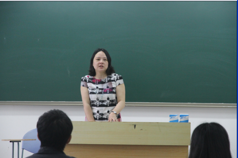 英国格林多大学国际交流中心童萍主任讲座