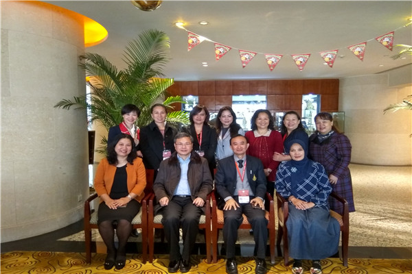 苏副校长会见三家孔院中外方院长及合作院校校领导（600X400）.jpg