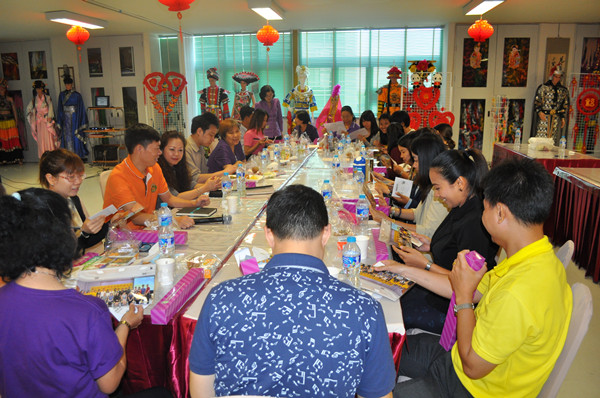 吴泰湾老师与学员一起召开座谈会