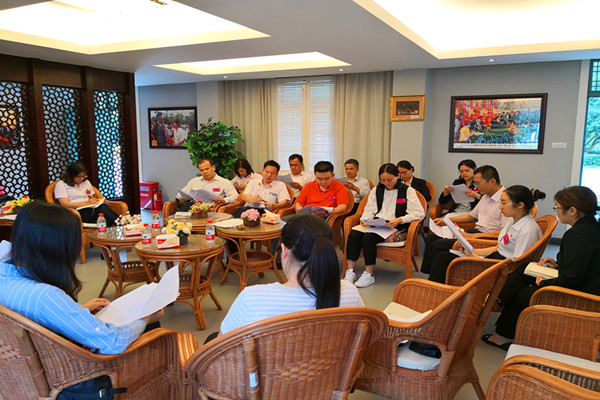 1-全体行政党员干部学习我校关于党建工作的重要文件.jpg
