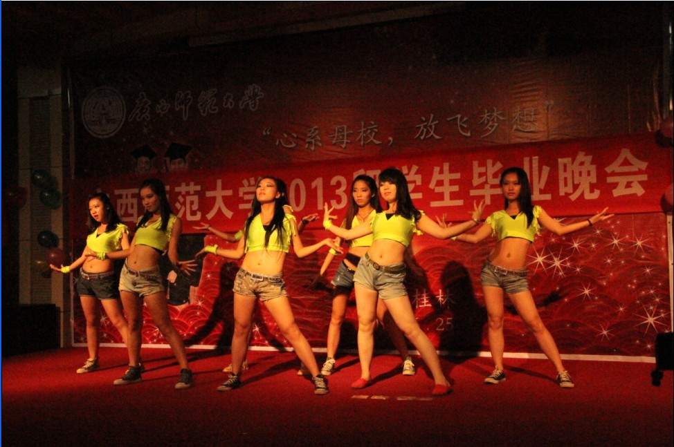 毕业晚会舞蹈表演