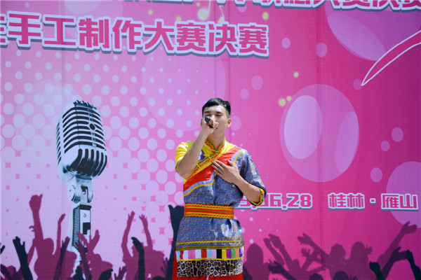 越南选手范英宇倾情演唱