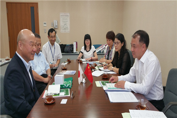 访问日本山形大学，与该校安田弘法副校长会谈.jpg