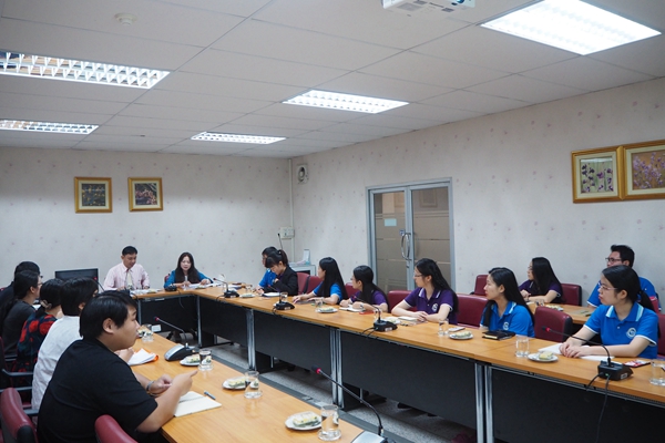 1-座谈会现场.jpg