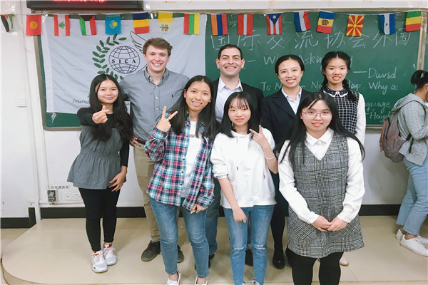 外教和老师与同学们合影留念（原图）_副本.jpg