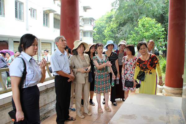 参观桂林师专(原育才学校旧址)