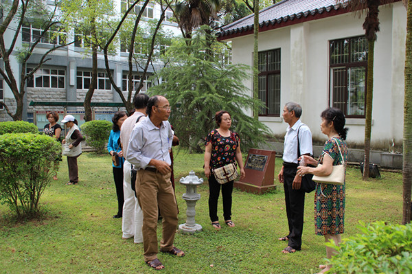 参观桂林航天工业学院(原阮文追学校旧址)