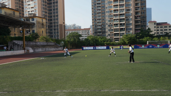 队员防守.jpg