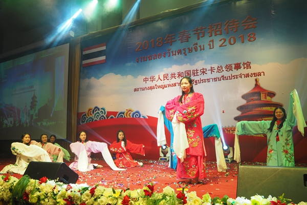 3-舞蹈《我的新衣》戏曲部分.jpg