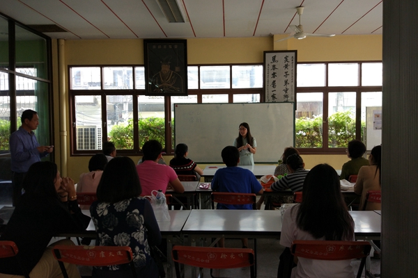 5-新学员与孔院教师见面.jpg