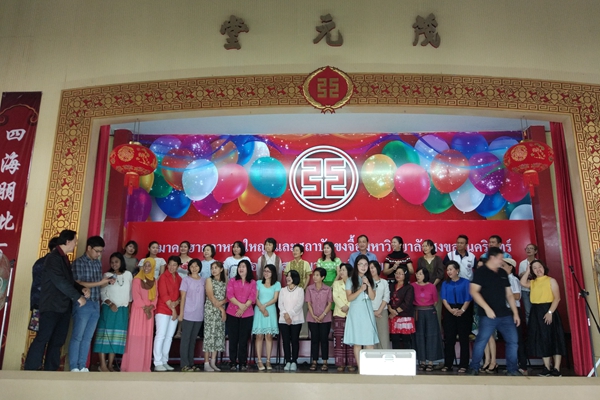 4-全体学员演唱中国歌曲.jpg