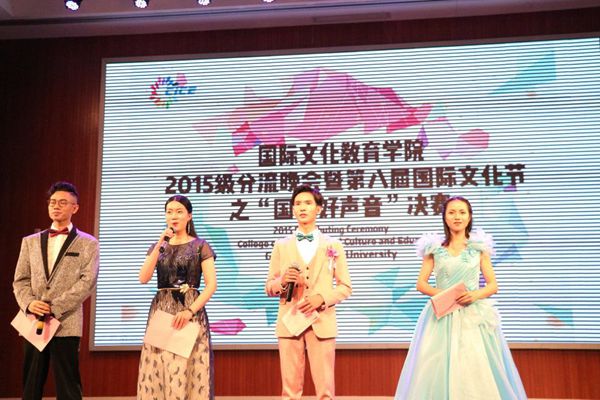 2-晚会现场.jpg
