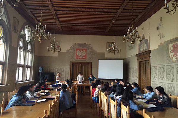 1 哥白尼大学学习波兰语.jpg