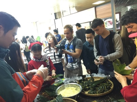 学包粽子