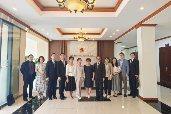 校领导率团访问越南推进国际联合实验室建设和新时代智慧育才学校建设