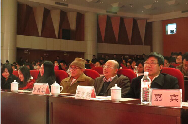 蔡昌卓副校长观看演出