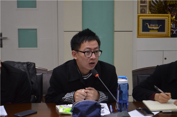 教师代表罗超老师发言